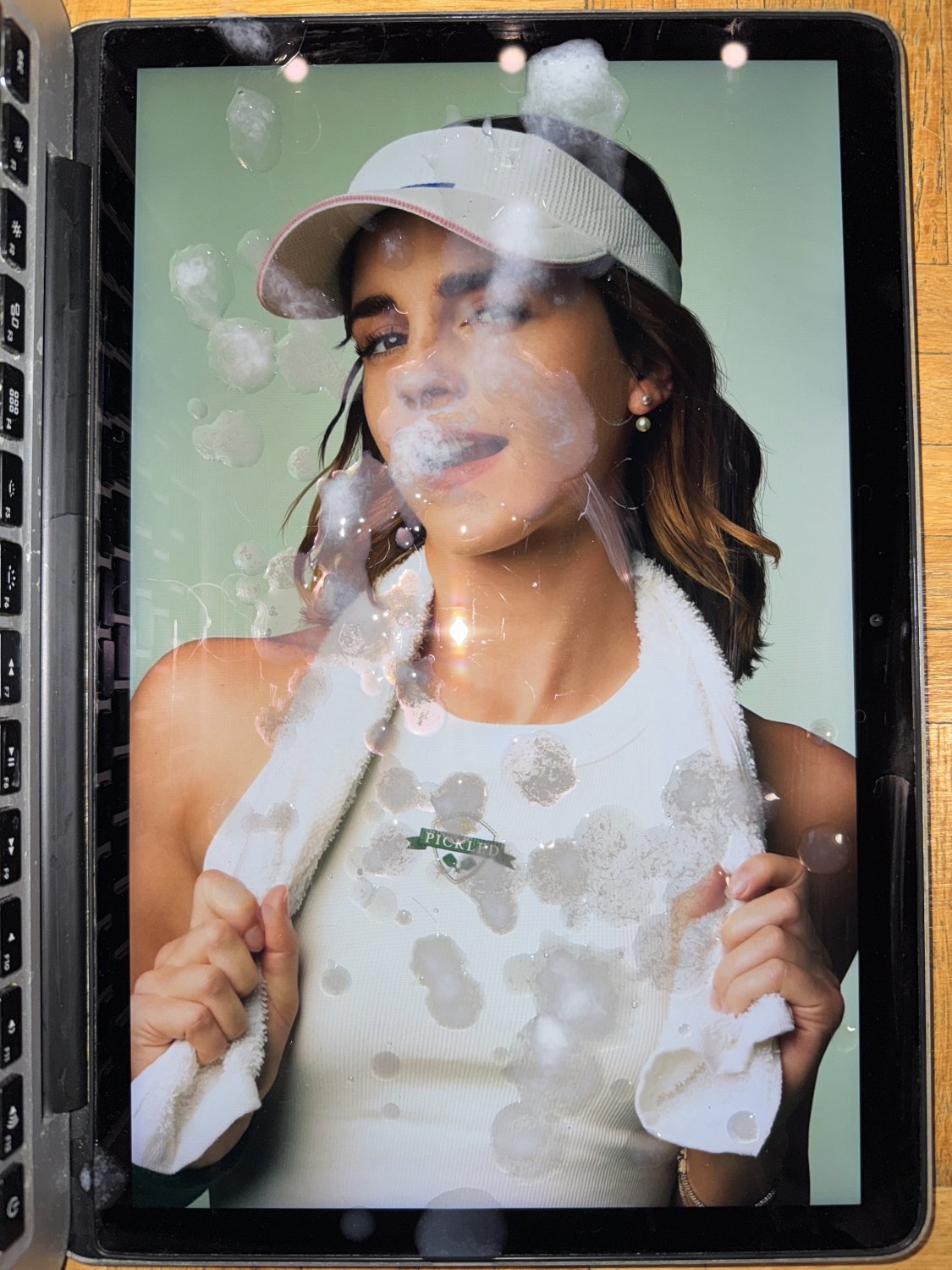 kFWMai5M Emma Watson Cum Tribute 046 03.jpg